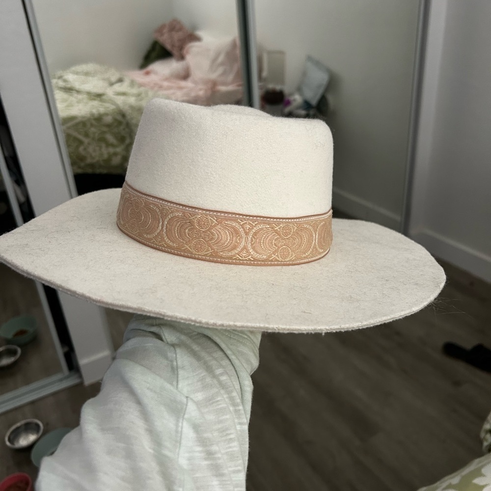 Melrose and Market Cream Flat Wide Brim Hat‎ with Tan Band - Picture 2 of 4